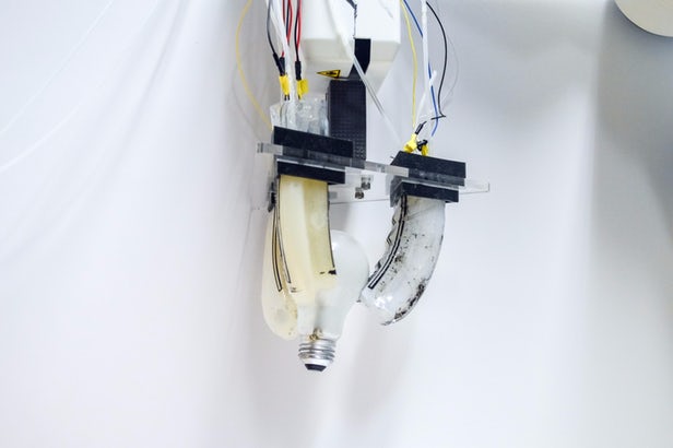 pneumatic-robot-gripper-2.jpg