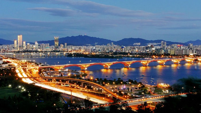 Seoul_at_night.jpg